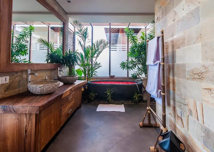 6 Bdr Boutique In Heart Of *